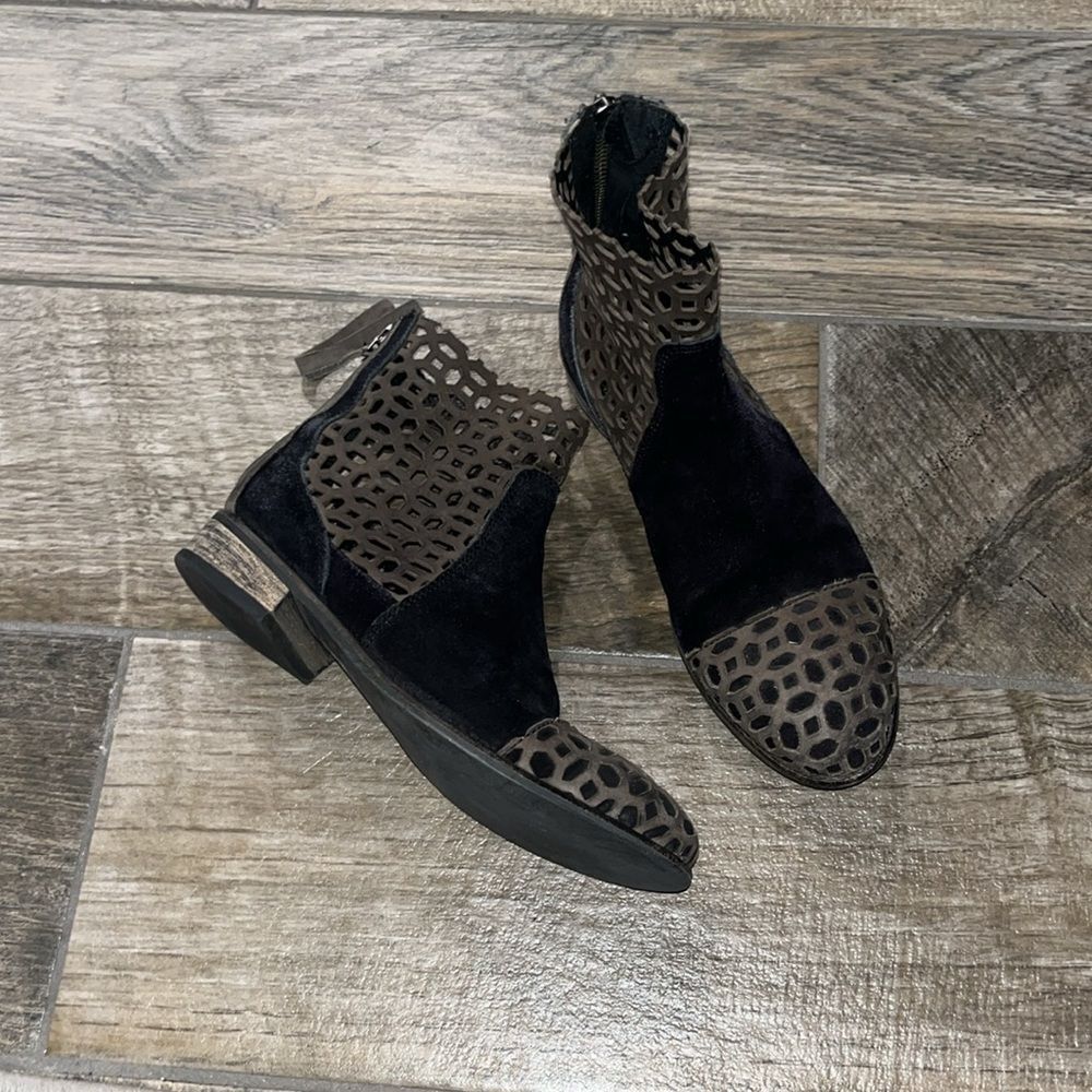 Rebels Vale perforated leather booties